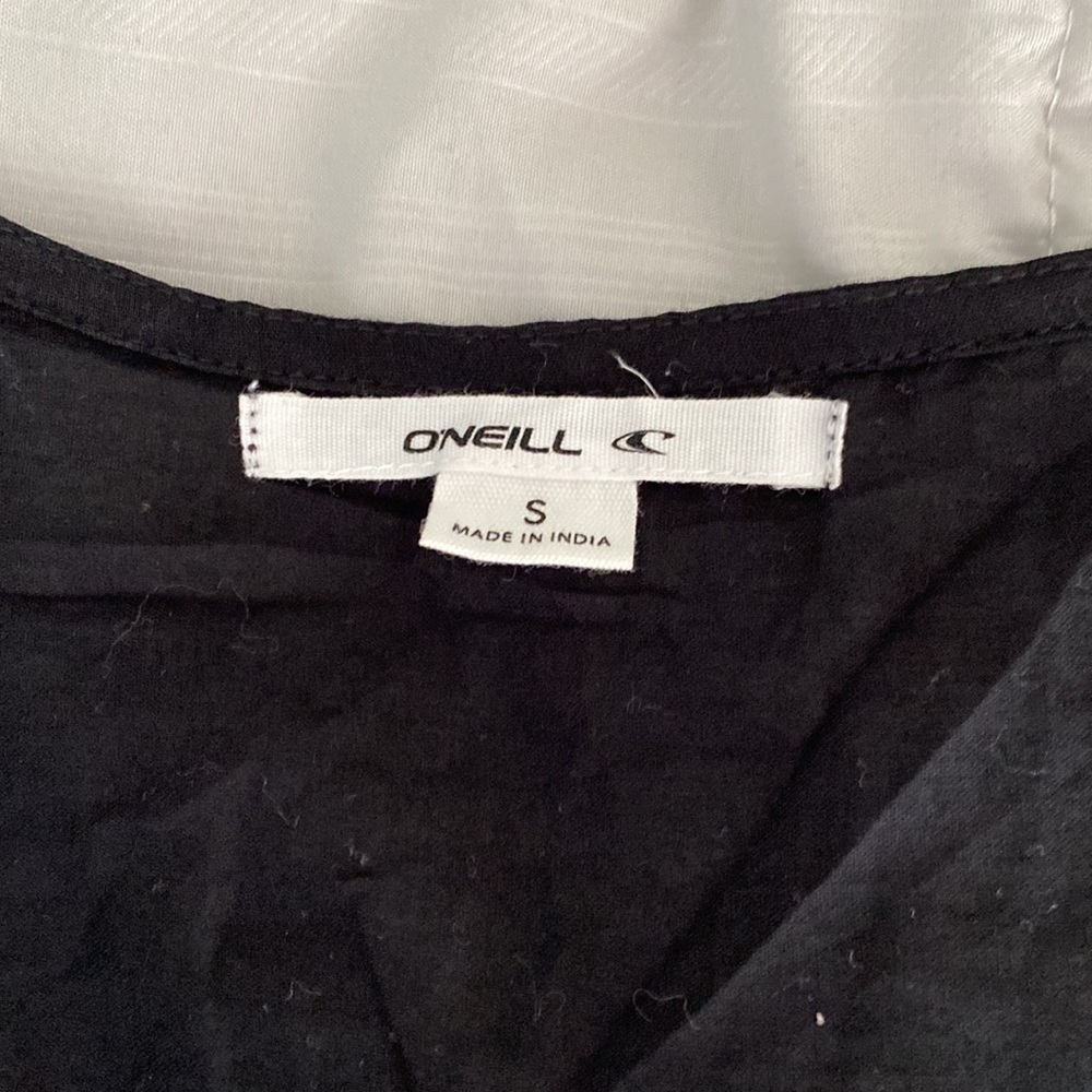 O'Neill Black Ruffled Eyelet Button-Front Tank - Picture 4 of 5